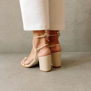Alohas Grace Sandal Corn Ivory Womens Size 38 (7-7.5)